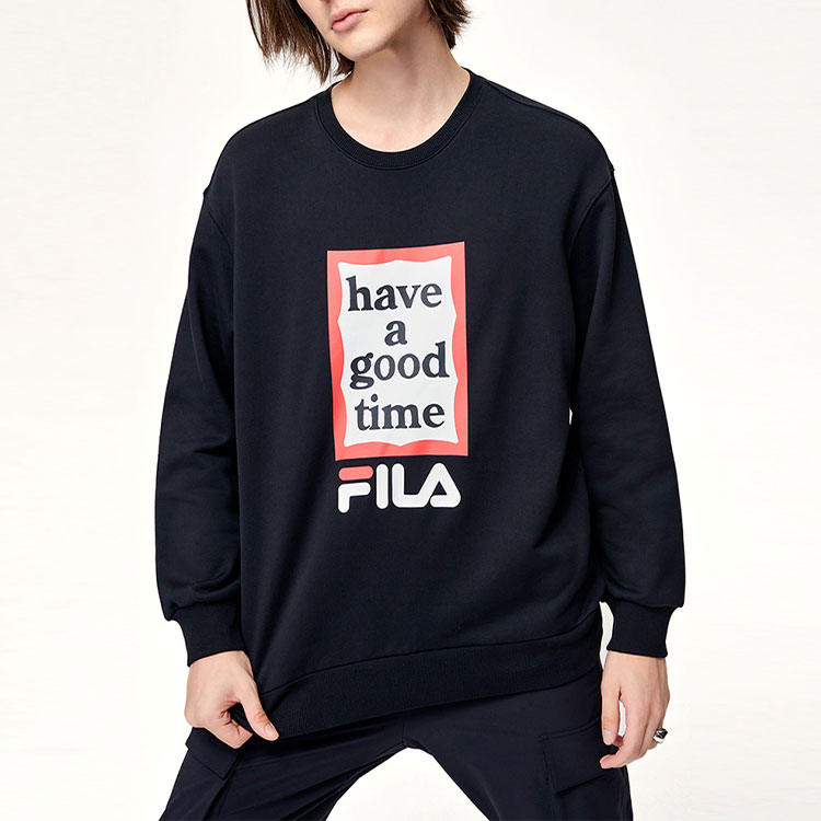 Shop FILA 聯名 Have A Good Time 黑色Logo印花圓領衛衣 男女款 F11U149204F-BK