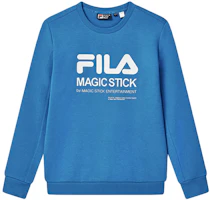 FILA x MAGIC STICK Logo Print Pullover Sweatshirt Dongfeng Blue F11M240202F-BU FILA x MAGIC STICK Logo Print Pullover Sweatshirt Dongfeng Blue F11M240202F-BU