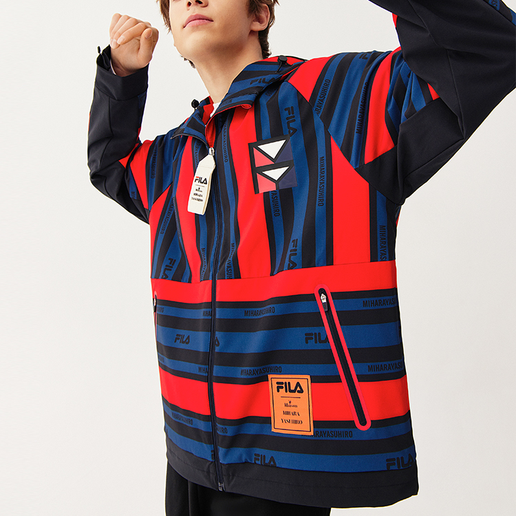 Shop FILA x 三原康裕 紅藍條紋防風外套夹克衫 F71M118702F-RD