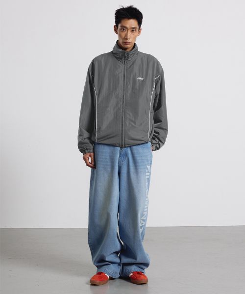Details for FILLUMINATE 弧线防风外套 - 黑色 FBESUJW104BK