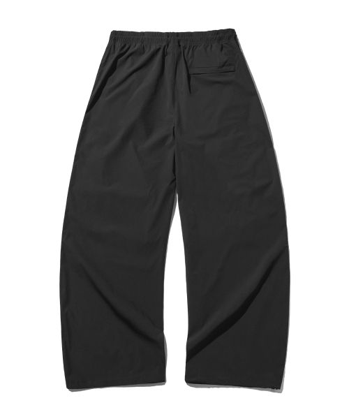 Lookbook FILLUMINATE Nylon Two-Tuck Track Pants - Black FBFCUPT001BK