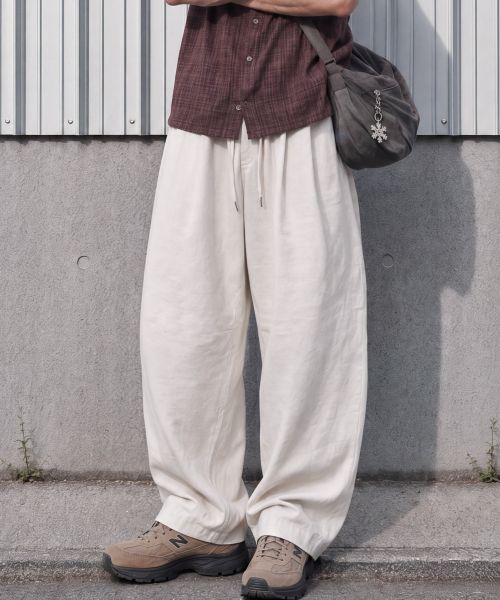 FILLUMINATE One Tuck Curved Linen Pants - Natural FBFUUPT001NT