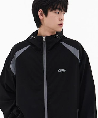 FILLUMINATE Taslan Windbreaker Jacket - Black Taslan Wind Taker Jacket Lookbook FILLUMINATE Taslan Windbreaker Jacket - Black Taslan Wind Taker Jacket