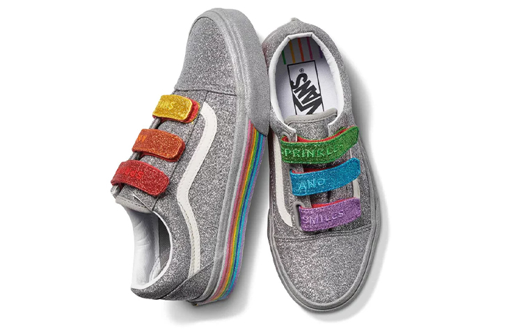 Lookbook 麵粉店 x Vans 老派 V '銀彩虹' VN0A3D292TO