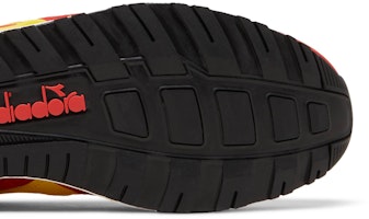 Foot Locker 與 Diadora N9002 '洛基系列45週年紀念 - 伊凡·德拉戈' 501-178831-C6852 Purchase Foot Locker 與 Diadora N9002 '洛基系列45週年紀念 - 伊凡·德拉戈' 501-178831-C6852