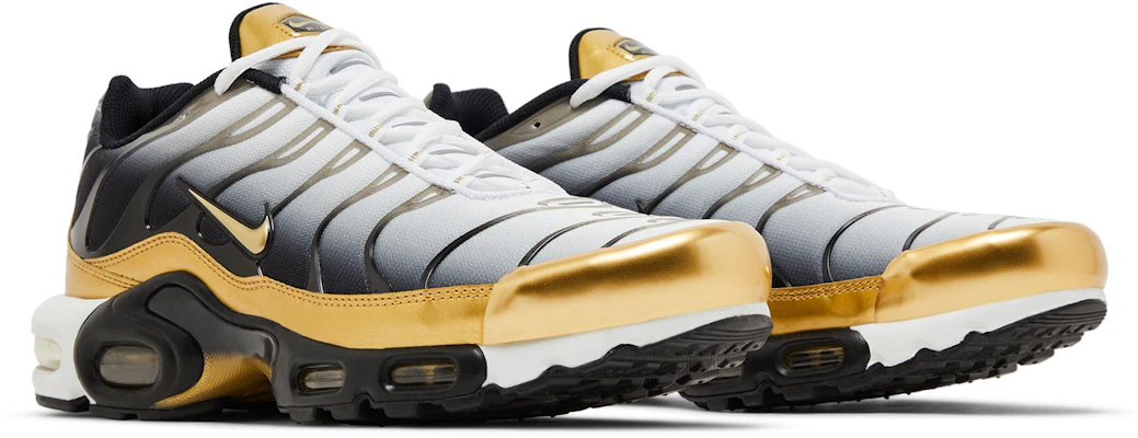Foot Locker x Nike Air Max Plus Premium ''50e Anniversaire'' HM0352-100 1