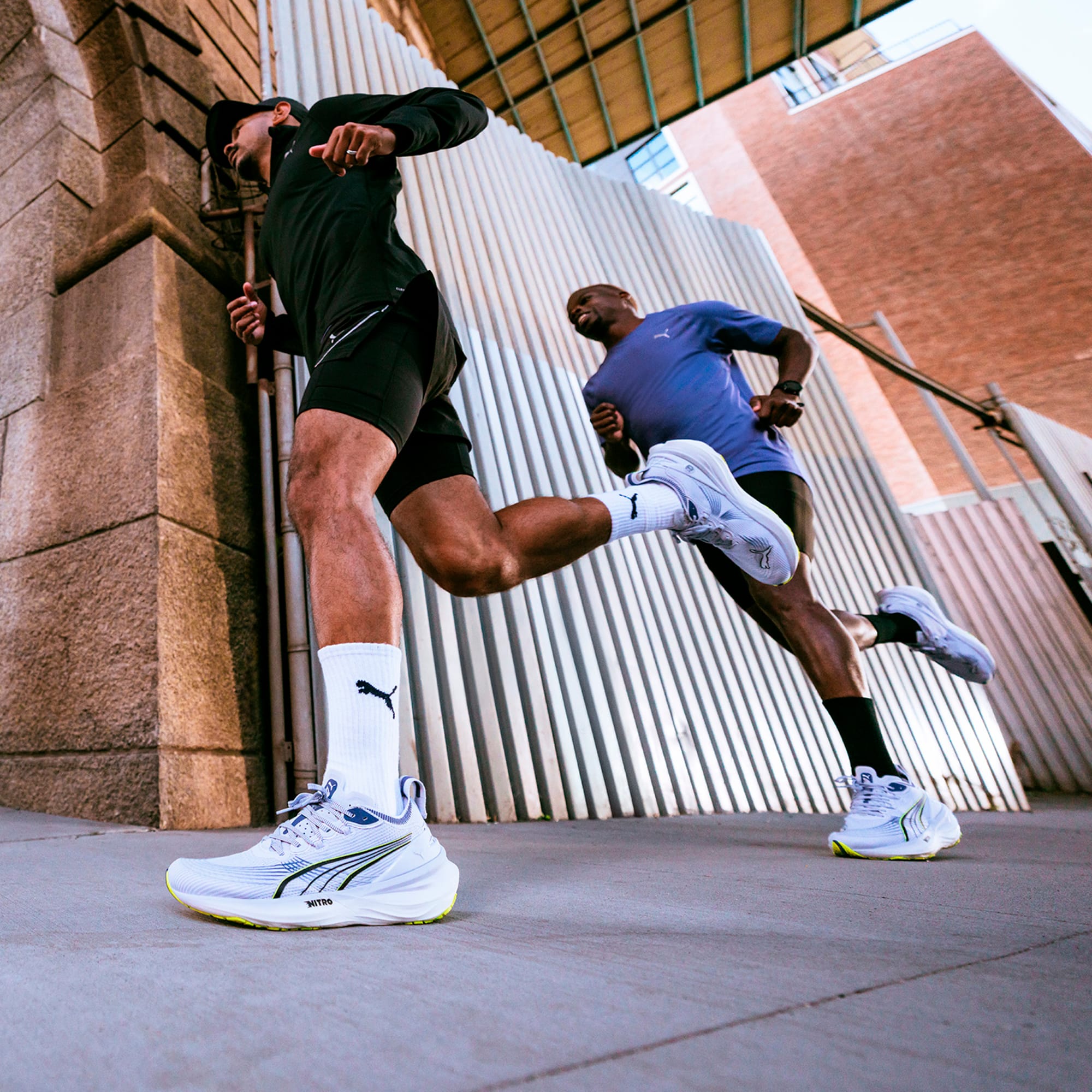 Sizing 포에버런 나이트로 2 러닝화 310109-05