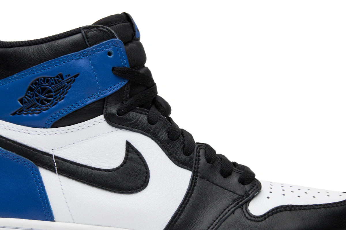 Fragment Design x Jordan x Air Jordan 1 Retro High OG 'Friends and Family' 716371-040