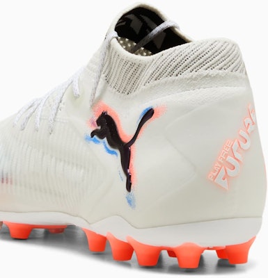 퓨처 8 얼티메이트 MG 푸마 화이트/푸마 블랙/글로잉 레드 108584-01 Lookbook 퓨처 8 얼티메이트 MG 푸마 화이트/푸마 블랙/글로잉 레드 108584-01