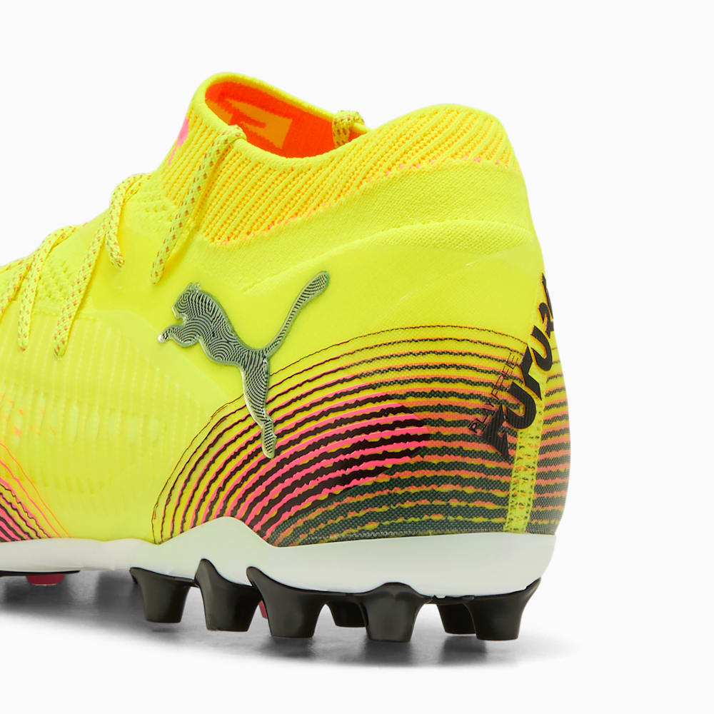 Lookbook 未来8终极MG足球鞋 黄色警报-彪马黑-太阳冲击 108359-03