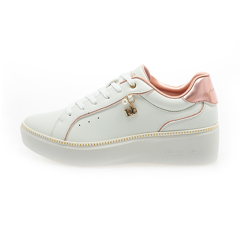 G.T Hawkins Nike Dahlia 5 Sneakers Plain White Surface G160304005