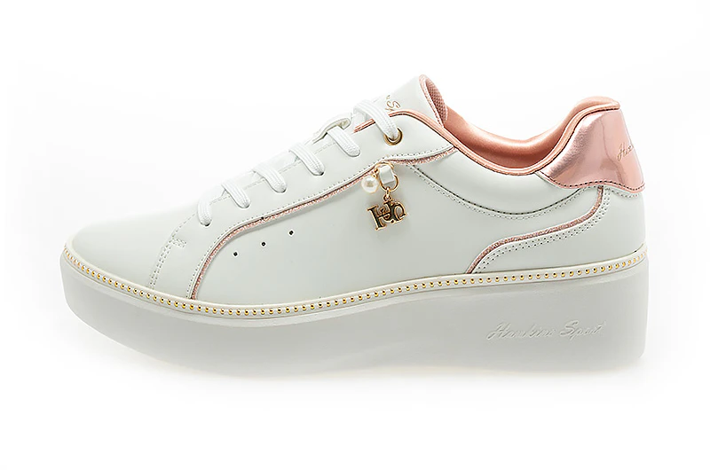 g-t-hawkins-nike-dahlia-5-sneakers-plain-white-surface-g160304005