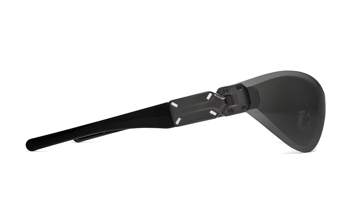 Shop GENTLE MONSTER x Maison Margiela 黑色不規則墨鏡 情侶款 男女通用 MM103-01