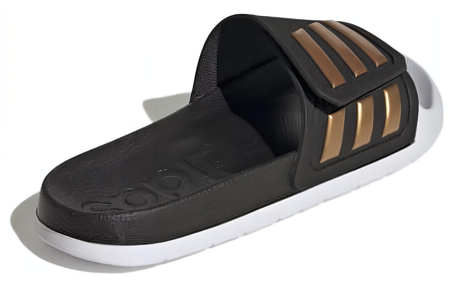 Shop ドイツサッカー連盟×adidas アディレッタTND スライド "ブラック/ゴールド" GX9706