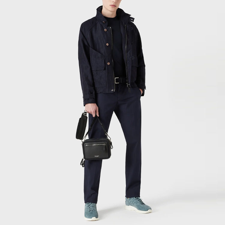 Lookbook Giorgio Armani Armani SS23  Navy Solid Pocket Straight-Leg Casual Pants. 0SGPP0A-IT02EY-UBS7