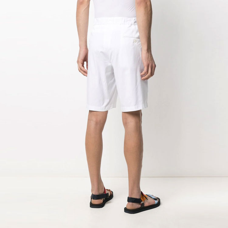 Shop ジョルジオアルマーニ ホワイト ドローストリング ウエスト マルチポケット ショーツ 0SGPB00ET02EY