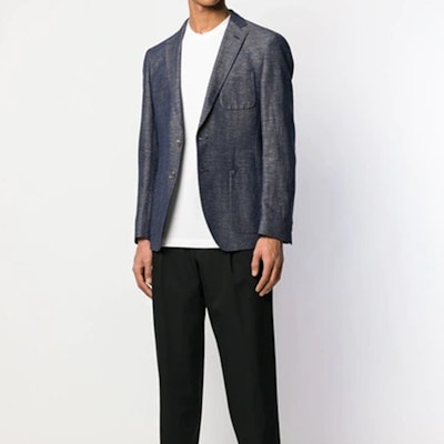 Giorgio Armani SS22 Camiseta Blanca Holgada Logo Bordado Jacquard. 3HSM72-SJTKZ-U090 Lookbook Giorgio Armani SS22 Camiseta Blanca Holgada Logo Bordado Jacquard. 3HSM72-SJTKZ-U090