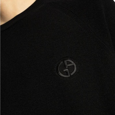 Giorgio Armani SS24 Suéter Negro con Logo Bordado. GM0002-78AF1-2315 Details for Giorgio Armani SS24 Suéter Negro con Logo Bordado. GM0002-78AF1-2315