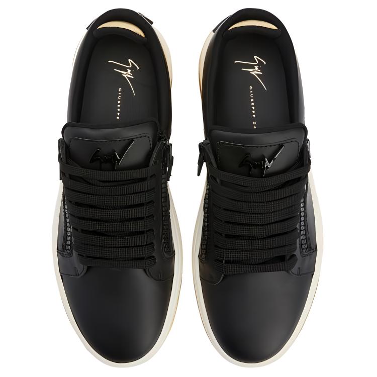 Shop Giuseppe Zanotti Gz94 'Zapatillas Bajas de Cuero Negro' RU30041001