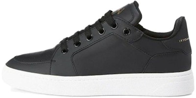 Giuseppe Zanotti GZ94 'Classic Round Toe Black Low-Top' RU30035002 Giuseppe Zanotti GZ94 'Classic Round Toe Black Low-Top' RU30035002