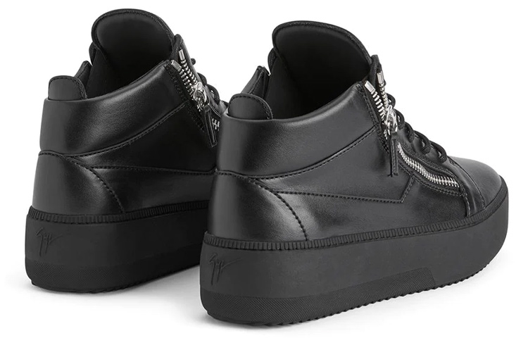 Shop Giuseppe Zanotti Kriss Mid-Top 'Hitam Musim Sejuk' RU00119H01