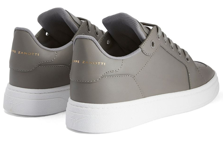 Shop ジゼッペ・ザノッティ レザー ロートップ スニーカー 'グレー' RU30035003 RU30035003