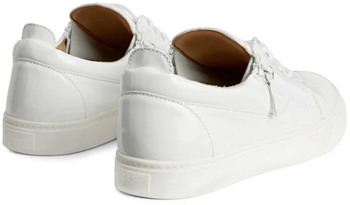 Giuseppe Zanotti/GZ 鏡面效果 合成面料 低幫百搭小白鞋 潮流舒適 時尚板鞋 男款 白色 Shop Giuseppe Zanotti/GZ 鏡面效果 合成面料 低幫百搭小白鞋 潮流舒適 時尚板鞋 男款 白色