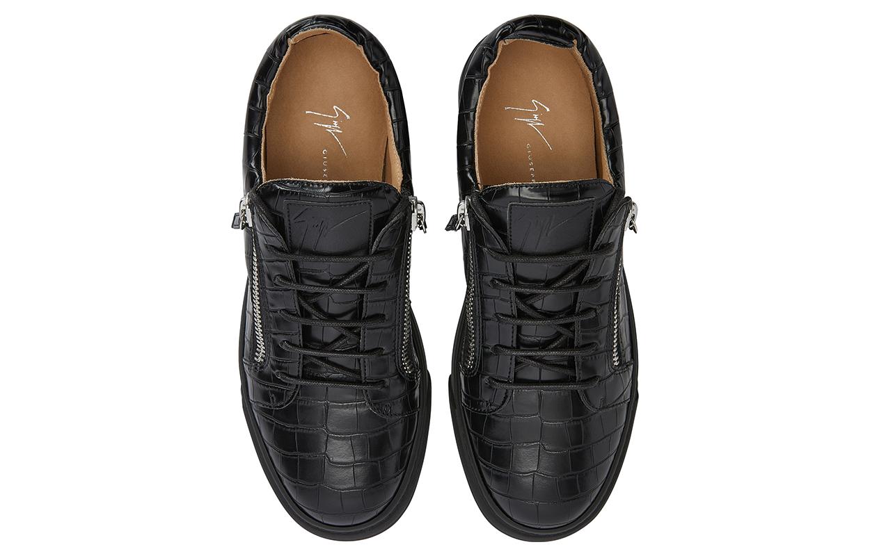 Shop 朱塞佩·萨诺蒂 黑色皮革系带低帮舒适鞋 RU00106H06