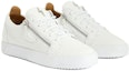 Lookbook 朱塞佩·萨诺第白色搭扣低帮休闲鞋 RU20082H02
