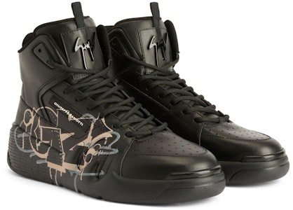 Giuseppe Zanotti Talon Tinggi 'Cetakan Graffiti Hitam' RU30032001 Order Giuseppe Zanotti Talon Tinggi 'Cetakan Graffiti Hitam' RU30032001