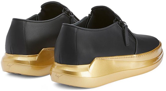 Giuseppe Zanotti/GZ 頭層牛皮 厚底輕便一腳蹬 樂福鞋 男款 黑金 Lookbook Giuseppe Zanotti/GZ 頭層牛皮 厚底輕便一腳蹬 樂福鞋 男款 黑金