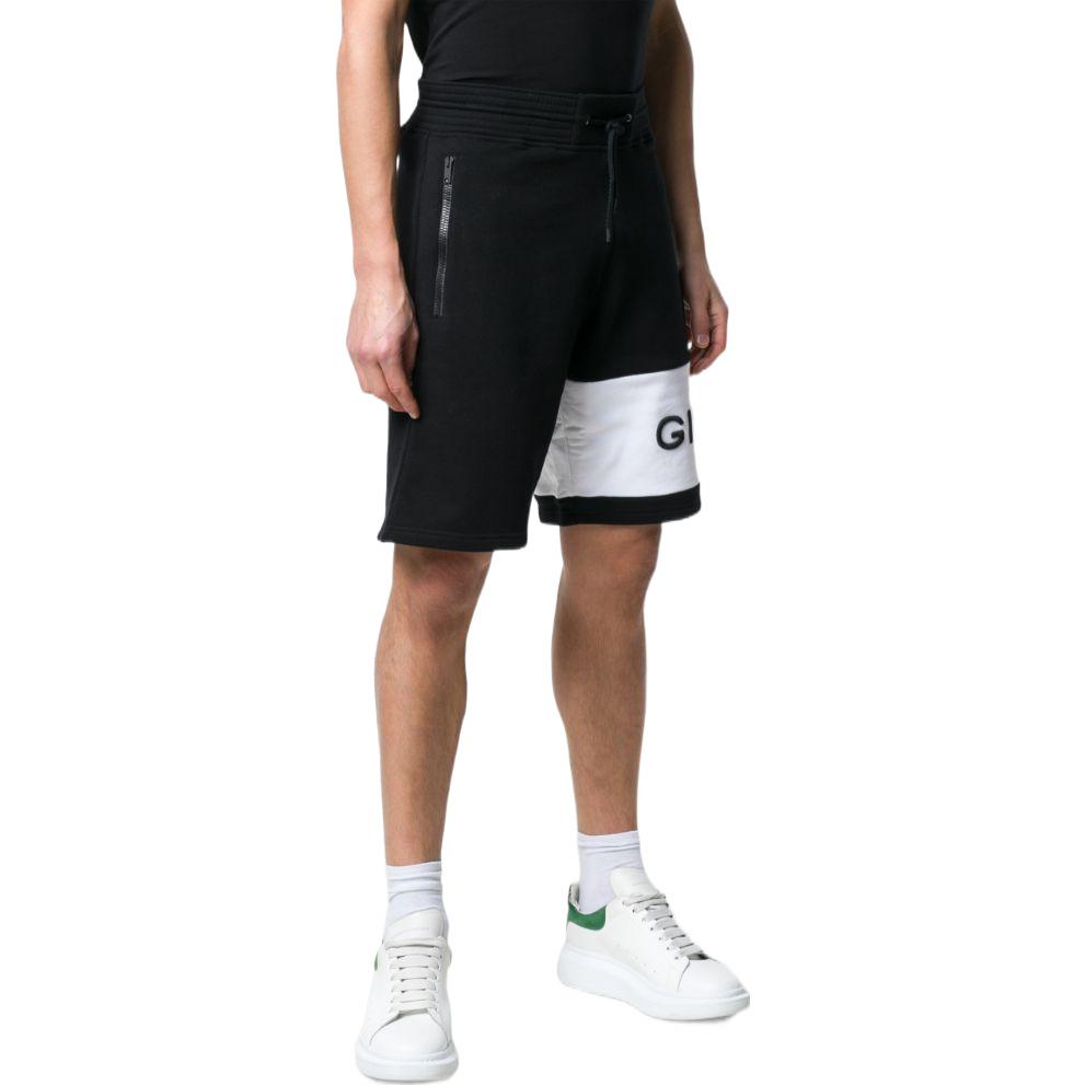 Shop GIVENCHY Hitam Celana Pendek Santai Mid-Rise dengan Logo Bordir. BM509F30AF-001