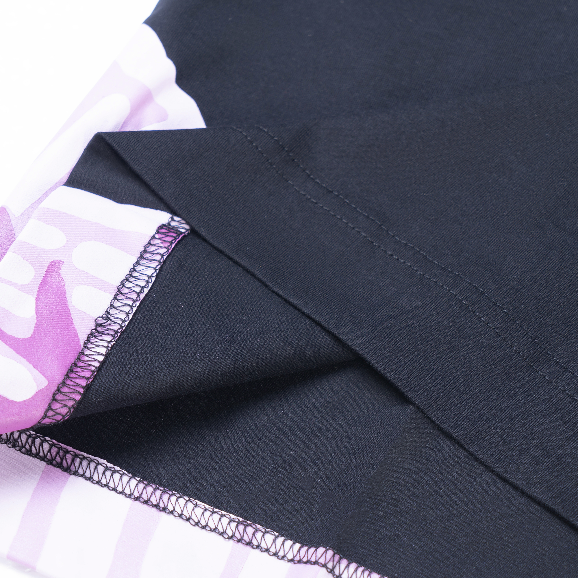 Purchase ジバンシー ブラック グラフィック プリント クルーネック Tシャツ BM716R3YCV-001