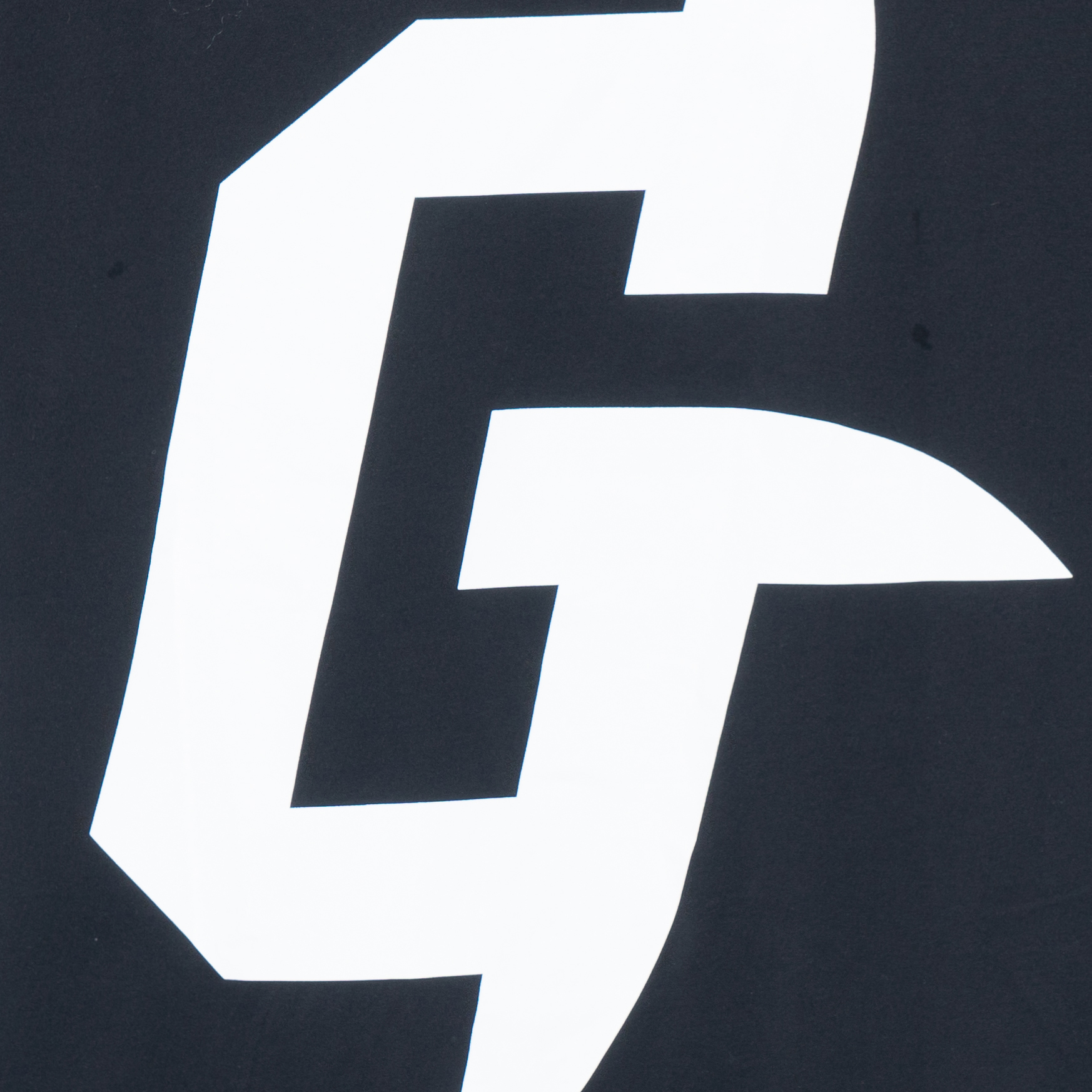 Purchase Givenchy Kaos Pendek Hitam dengan Logo Cetak BM716N3YBK-001