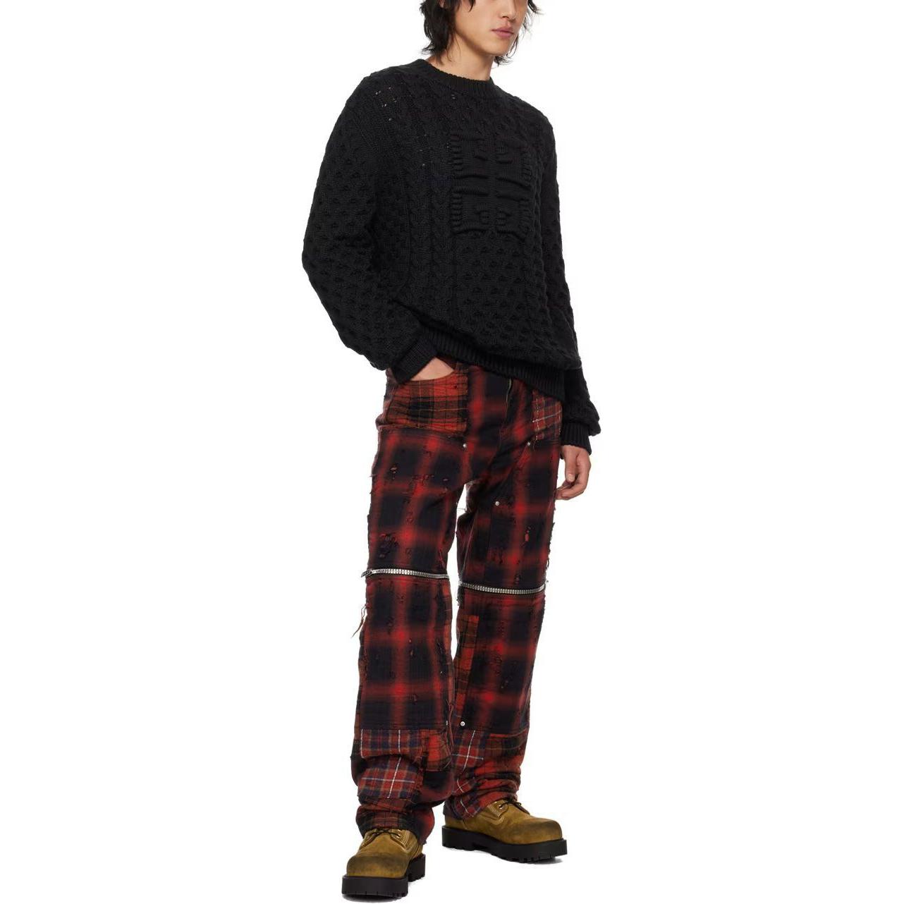 Lookbook Givenchy Sweater Hitam Lengan Panjang Crewneck Pullover. BM90Q24YGJ-001