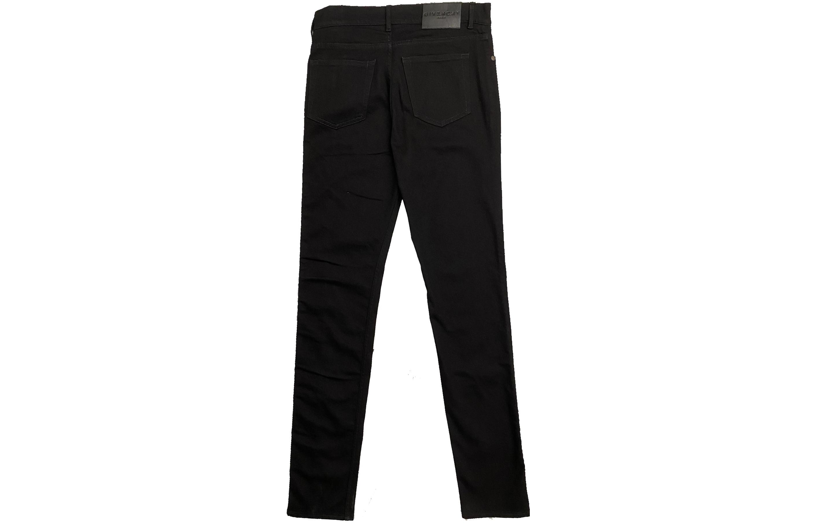 Lookbook GIVENCHY Jeans Denim Hitam dengan Logo Samping dan Garis Kancing. BM50GK5Y0M-001