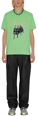 지방시 그린 로고 레터 프린트 크루넥 티셔츠. BM716G3YBC-322 Lookbook 지방시 그린 로고 레터 프린트 크루넥 티셔츠. BM716G3YBC-322