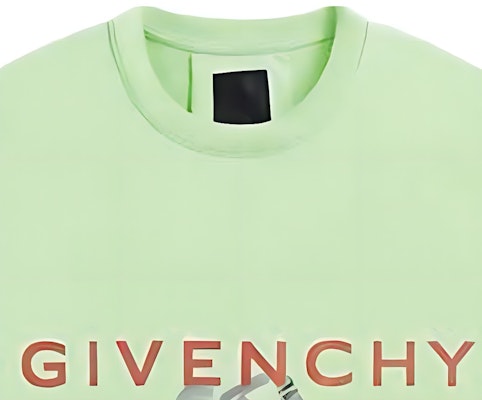 지방시 그린 로고 레터 프린트 크루넥 티셔츠. BM716G3YBC-322 Shop 지방시 그린 로고 레터 프린트 크루넥 티셔츠. BM716G3YBC-322