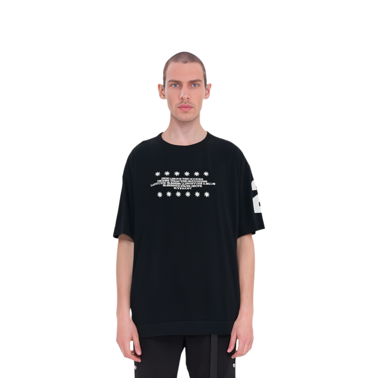 Shop Givenchy Kaos Crewneck Cetak Huruf Hitam BM71JB3YHU-001