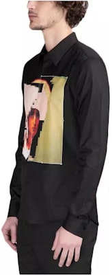 Givenchy Baju Slim Fit Cetakan Foto Hitam Lengan Panjang. 15F6035667-001 Purchase Givenchy Baju Slim Fit Cetakan Foto Hitam Lengan Panjang. 15F6035667-001