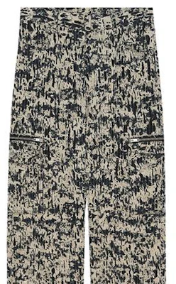 Givenchy Celana Jeans Warna Polos Longgar dengan Kantong Samping BM517E5Y3S-117 Lookbook Givenchy Celana Jeans Warna Polos Longgar dengan Kantong Samping BM517E5Y3S-117