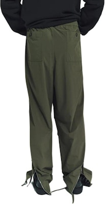 지방시 솔리드 컬러 미드웨이스트 와이드레그 카고 팬츠 그린 BM51GR15KQ-305 Lookbook 지방시 솔리드 컬러 미드웨이스트 와이드레그 카고 팬츠 그린 BM51GR15KQ-305