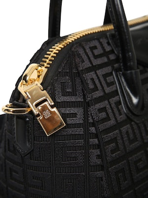 Givenchy Antigona Tote Bag Mini 4G Motif Black Lookbook Givenchy Antigona Tote Bag Mini 4G Motif Black