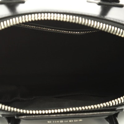 Givenchy Antigona Tote Glazed Small Black Lookbook Givenchy Antigona Tote Glazed Small Black
