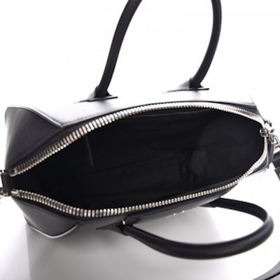 Givenchy Antigona Tote Metal Medium Black Lookbook Givenchy Antigona Tote Metal Medium Black