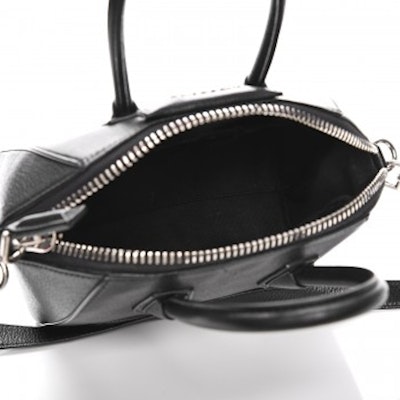 Givenchy Antigona Tote Sugar Goatskin Mini Black Lookbook Givenchy Antigona Tote Sugar Goatskin Mini Black