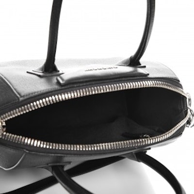 Givenchy Antigona Tote Sugar Goatskin Small Black Lookbook Givenchy Antigona Tote Sugar Goatskin Small Black