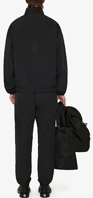 纪梵希黑色字母印花纯色外套 BM00SE11BX-001 Shop 纪梵希黑色字母印花纯色外套 BM00SE11BX-001