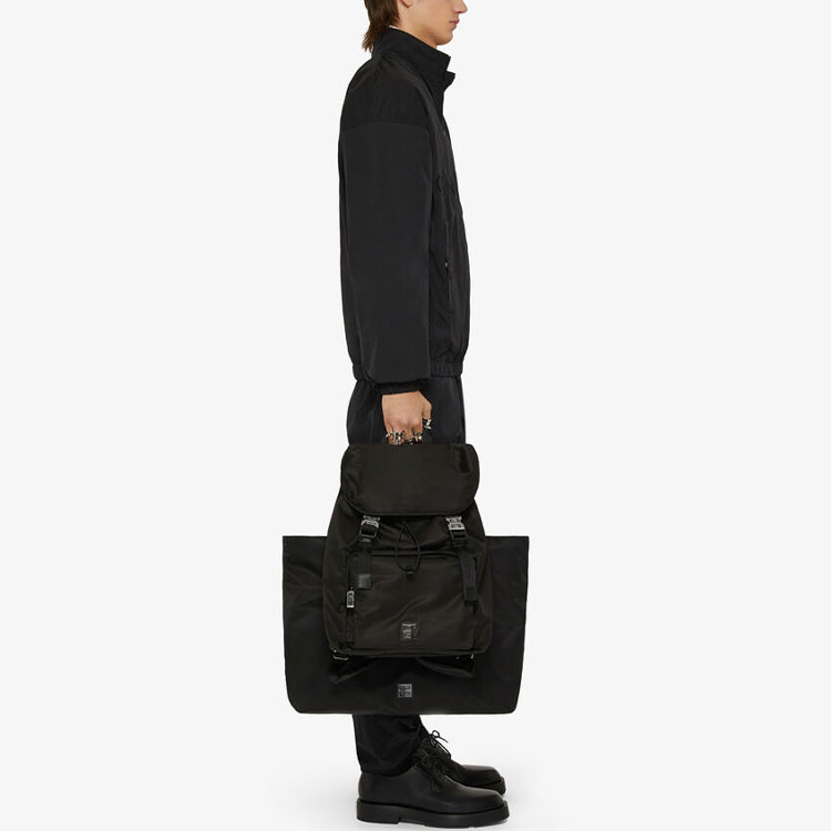 Purchase 纪梵希黑色字母印花纯色外套 BM00SE11BX-001