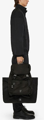 纪梵希黑色字母印花纯色外套 BM00SE11BX-001 Purchase 纪梵希黑色字母印花纯色外套 BM00SE11BX-001